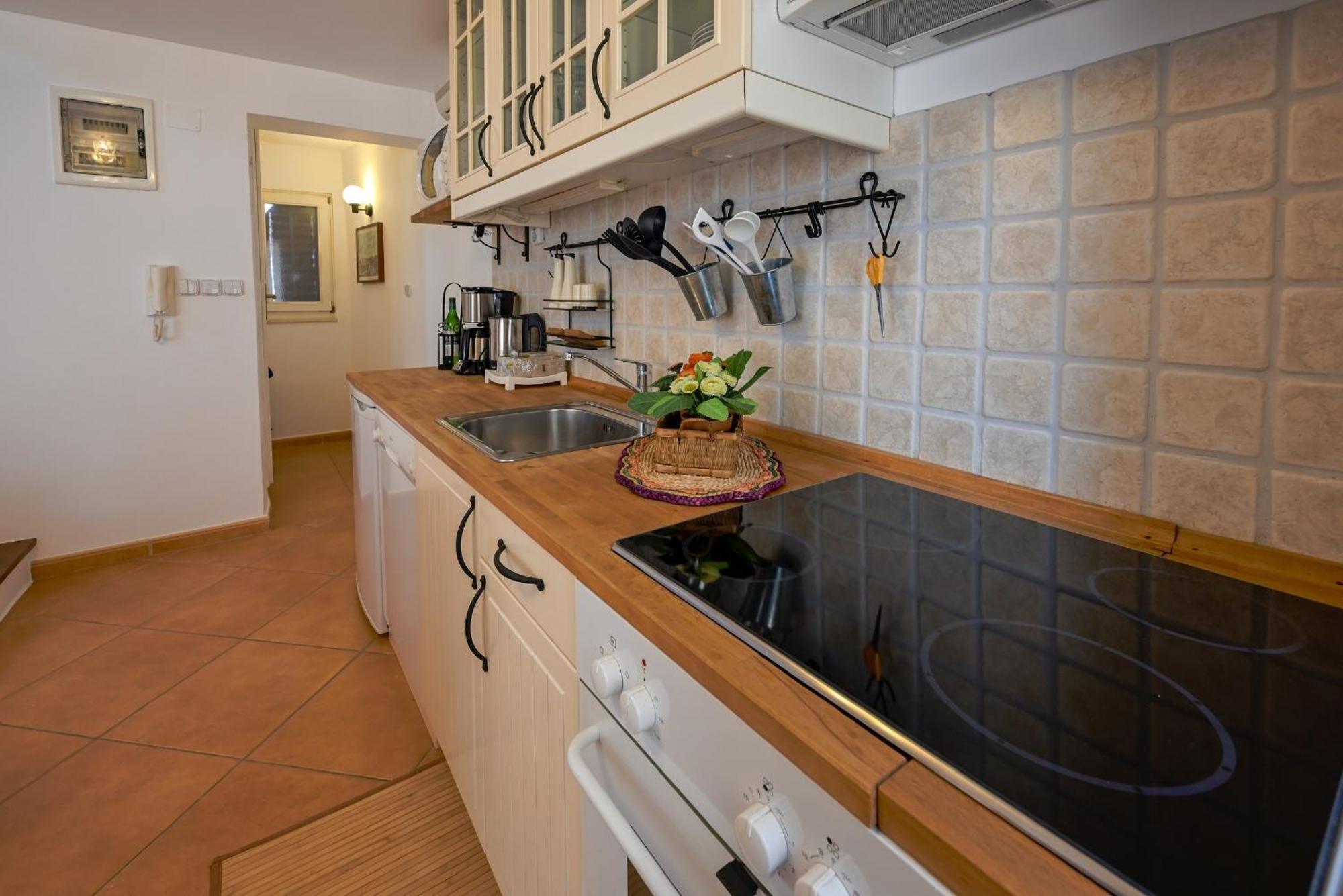 Alice Apartment With Balcony Ρόβινι Εξωτερικό φωτογραφία